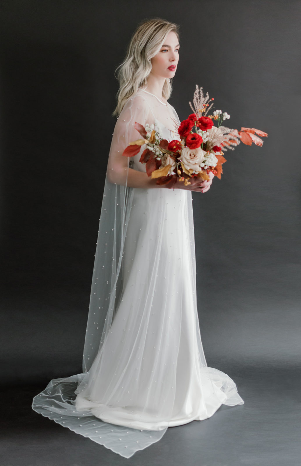 modern bridal style, autumn bridal looks, fall floral bouquet inspiration, modern wedding train