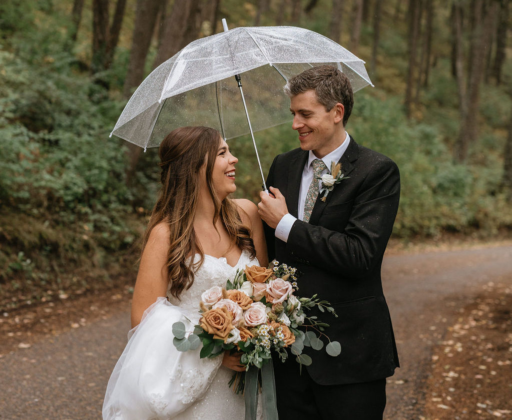 Invermere rainy outdoor wedding, outdoor wedding portrait inspiration