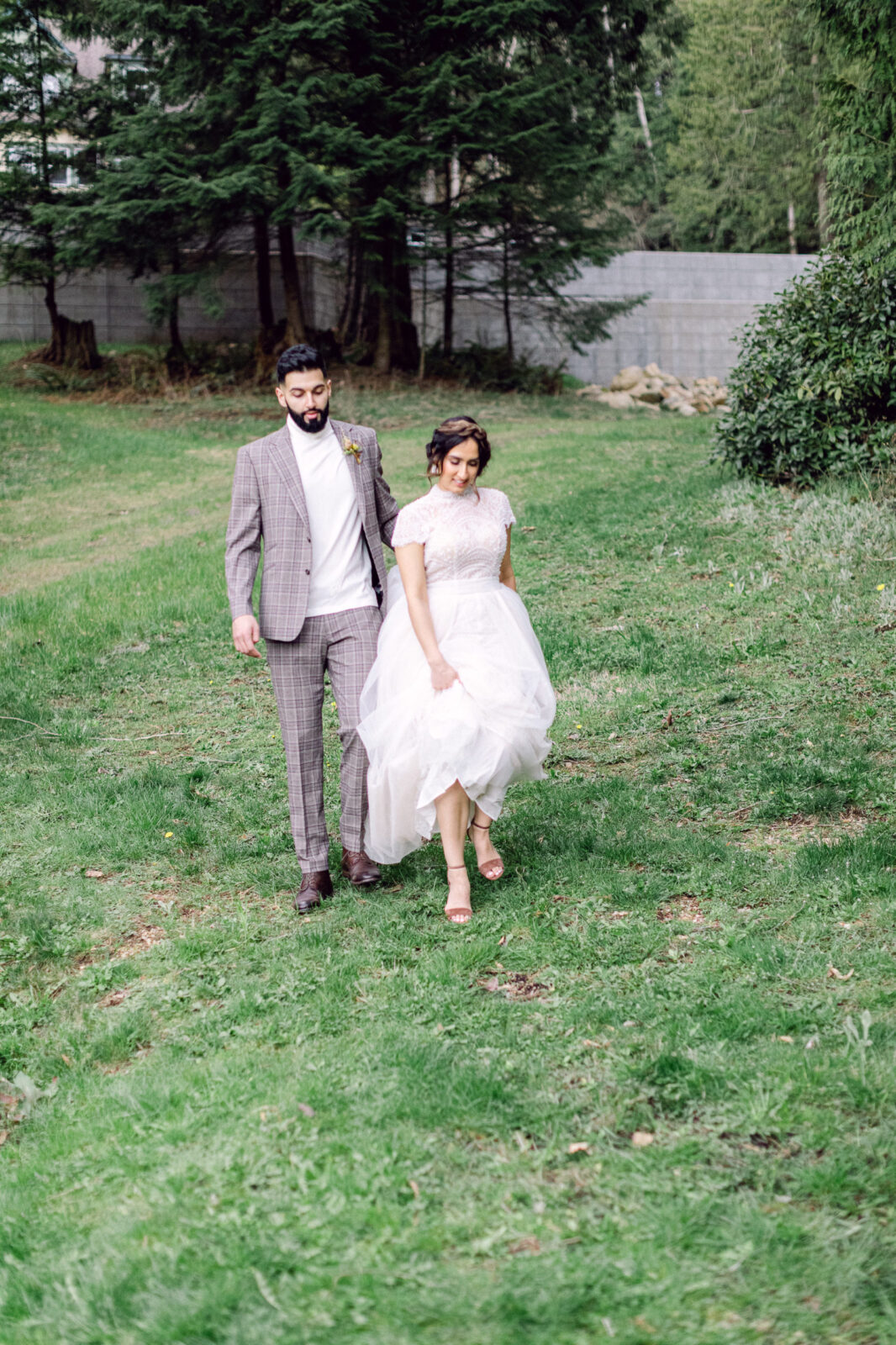 vintage meets modern, fall wedding inspiration, outdoor bridal portraits