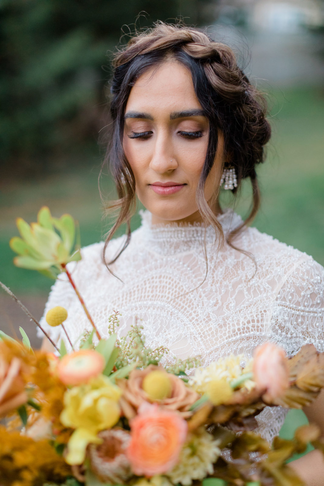 vintage meets modern, fall wedding inspiration, lush green and orange floral bouquet, modern floral inspiration, bridal portraits