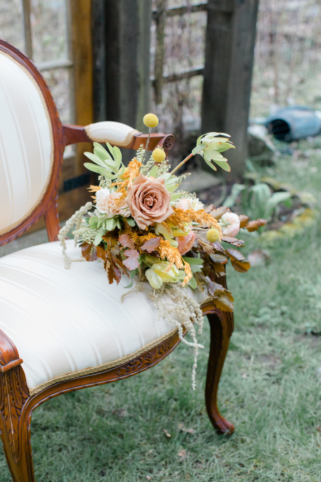 Greenhouse wedding inspiration, location: Abbotsford BC, whimsical, vintage meets modern, fall wedding inspiration, wedding seating