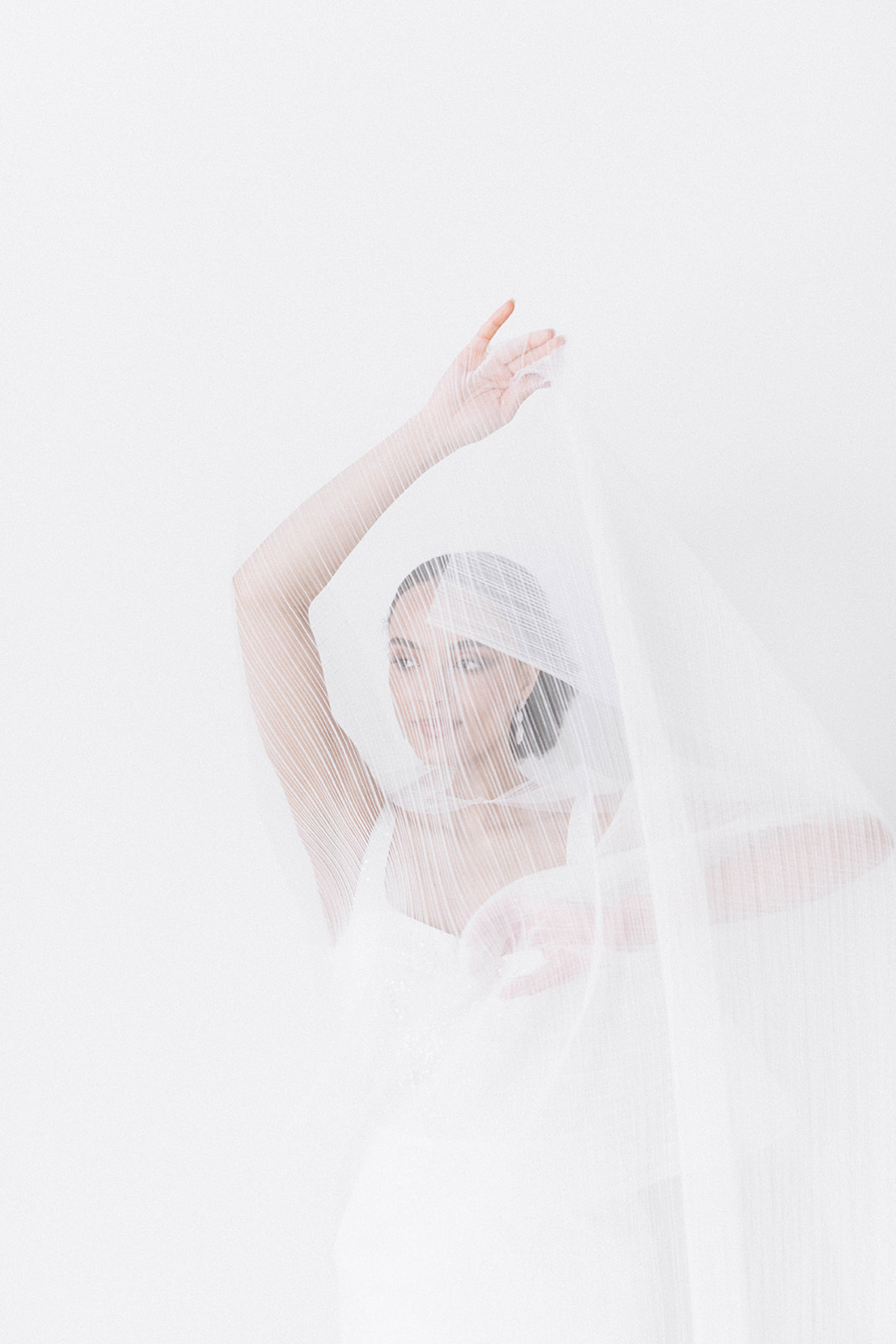 Modern Ivory & White Wedding Inspiration - Chic Bridal Style featured on the Brontë Bride Blog