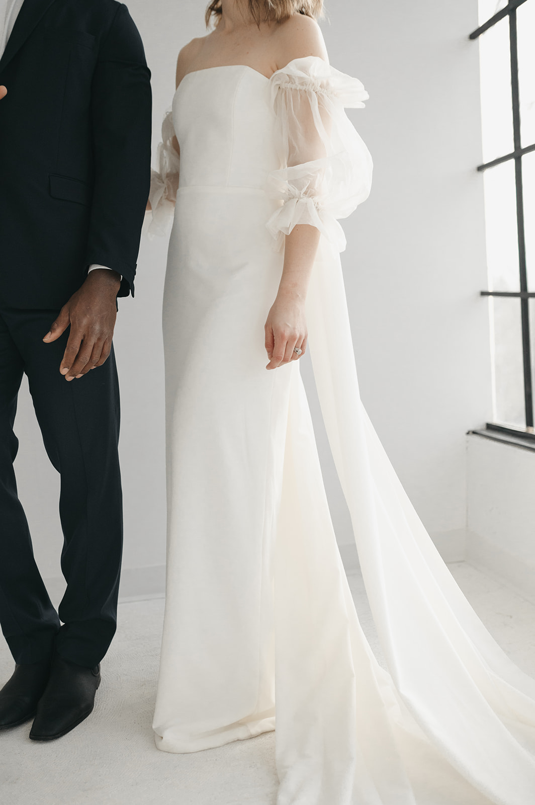 Chic neutral minimalist wedding inspiration, neutral wedding colour scheme, chic bridal Inspo
