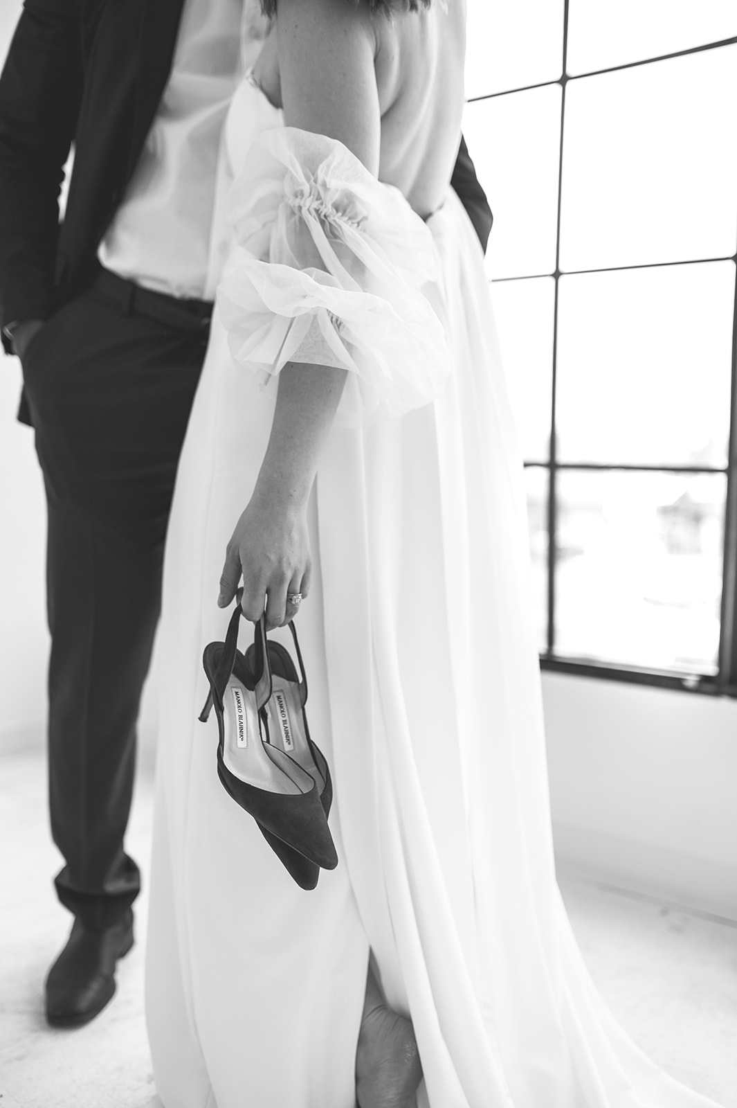Chic neutral minimalist wedding inspiration, neutral wedding colour scheme, chic bridal Inspo