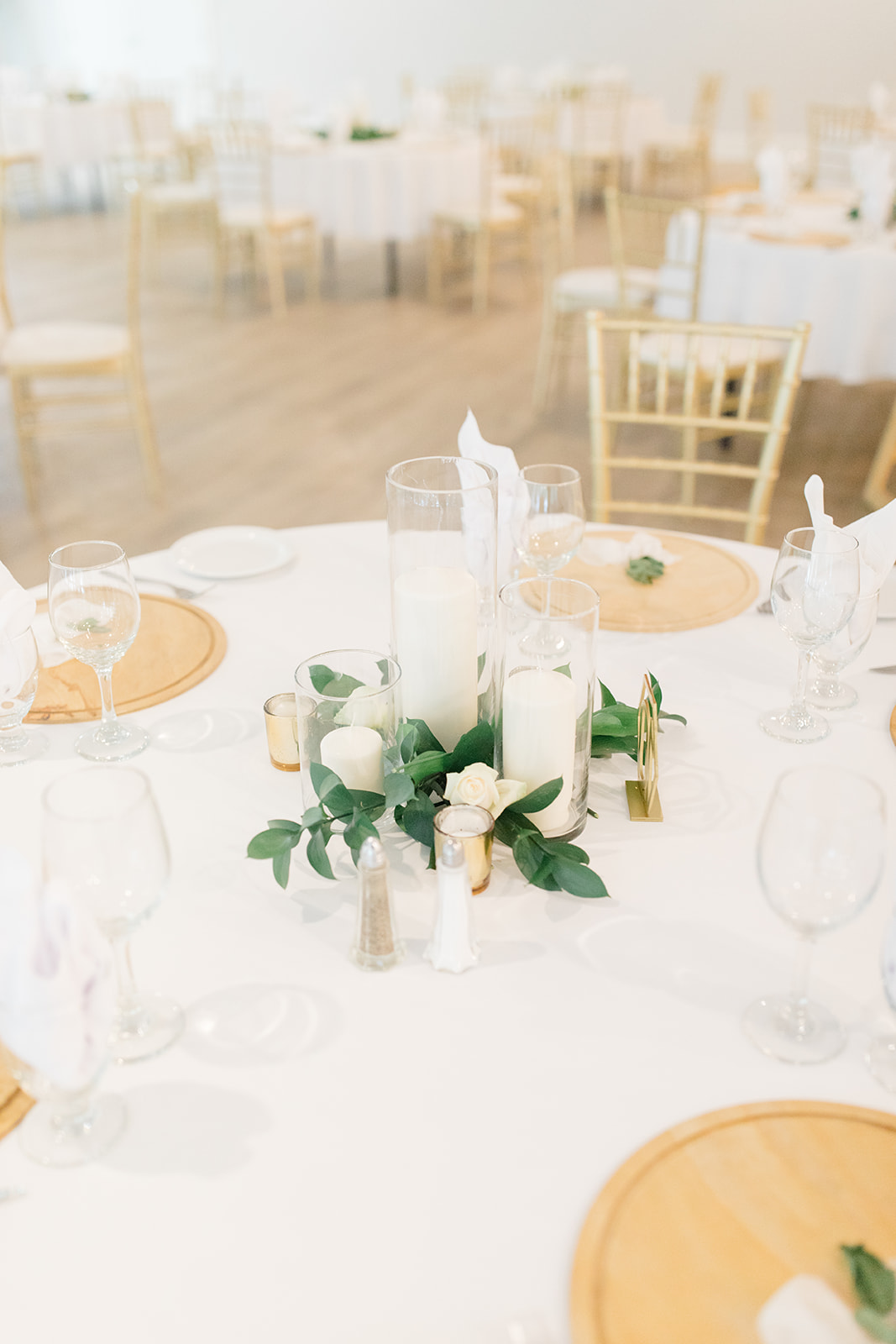 Wedding reception, wedding table arrangement, wedding decor, modern wedding inspiration