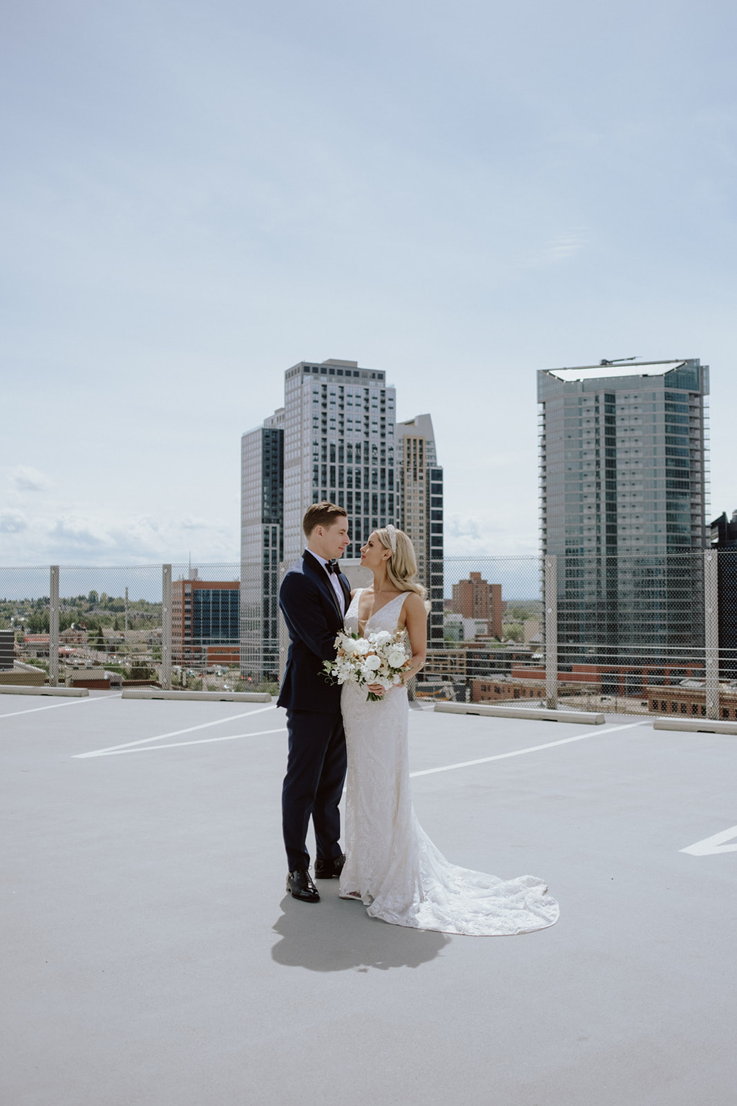 rooftop bridal portraits, rooftop wedding portraits, downtown wedding portraits