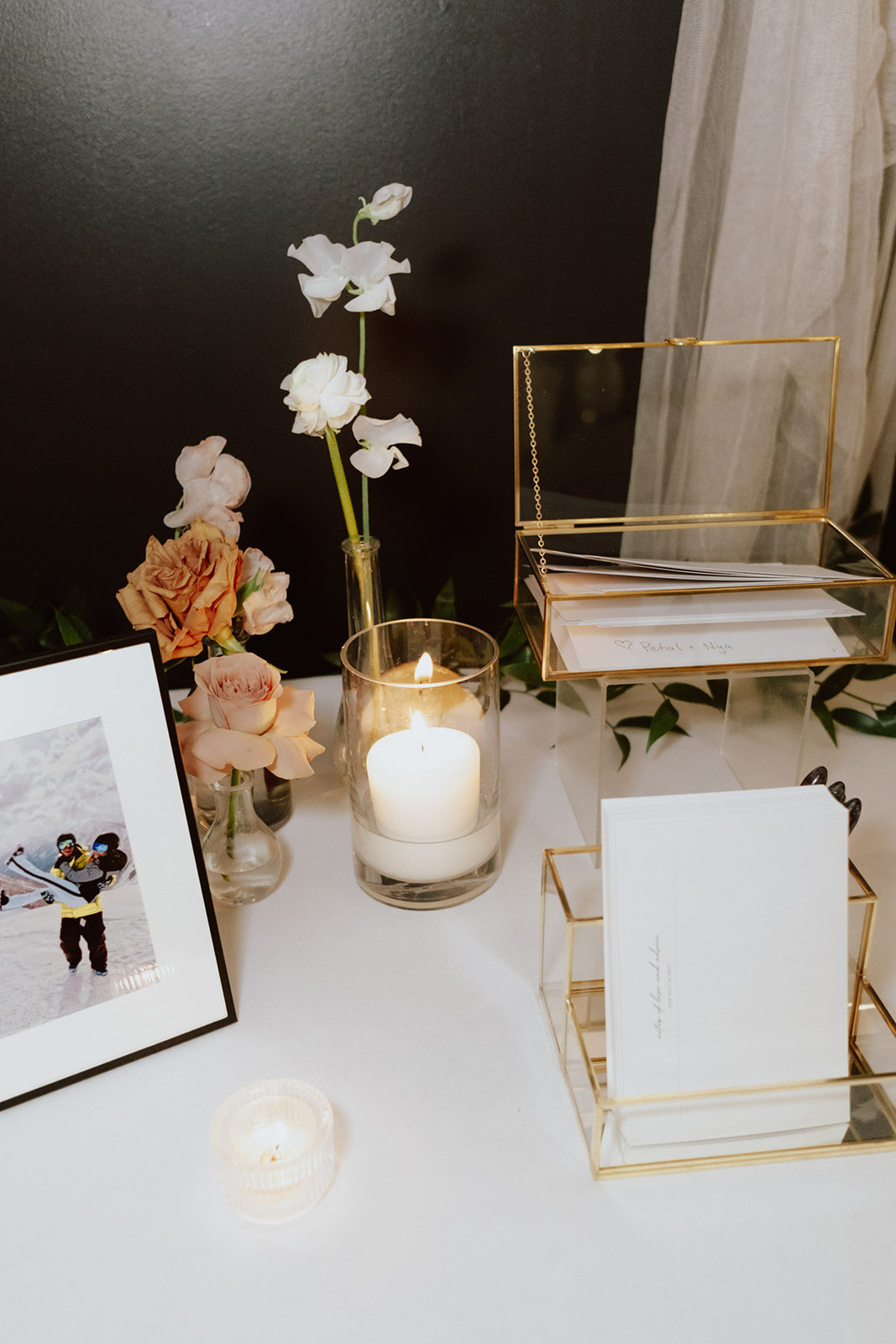 wedding table, gold wedding accents
