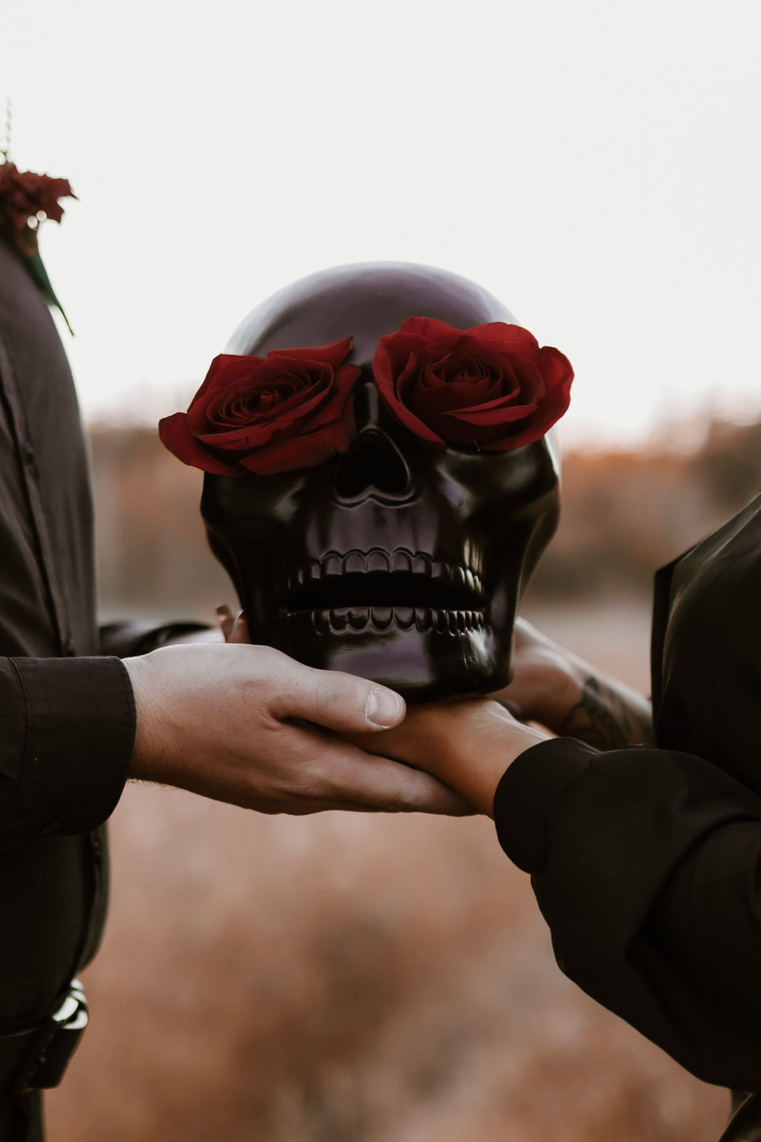 Skull Couple Halloween Inspiration, Moody Halloween Photography, moody wedding inspiration, halloween wedding inspiration, Halloween costume