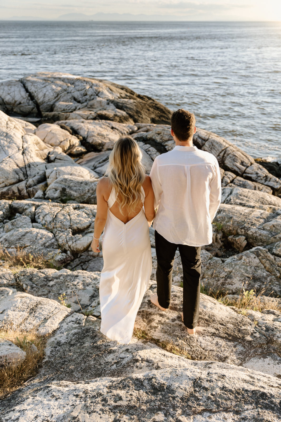 vancouver engagement inspiration, vancouver wedding inspiration, portraits on the beach, vancouver wedding vendors, vancouver wedding photographer