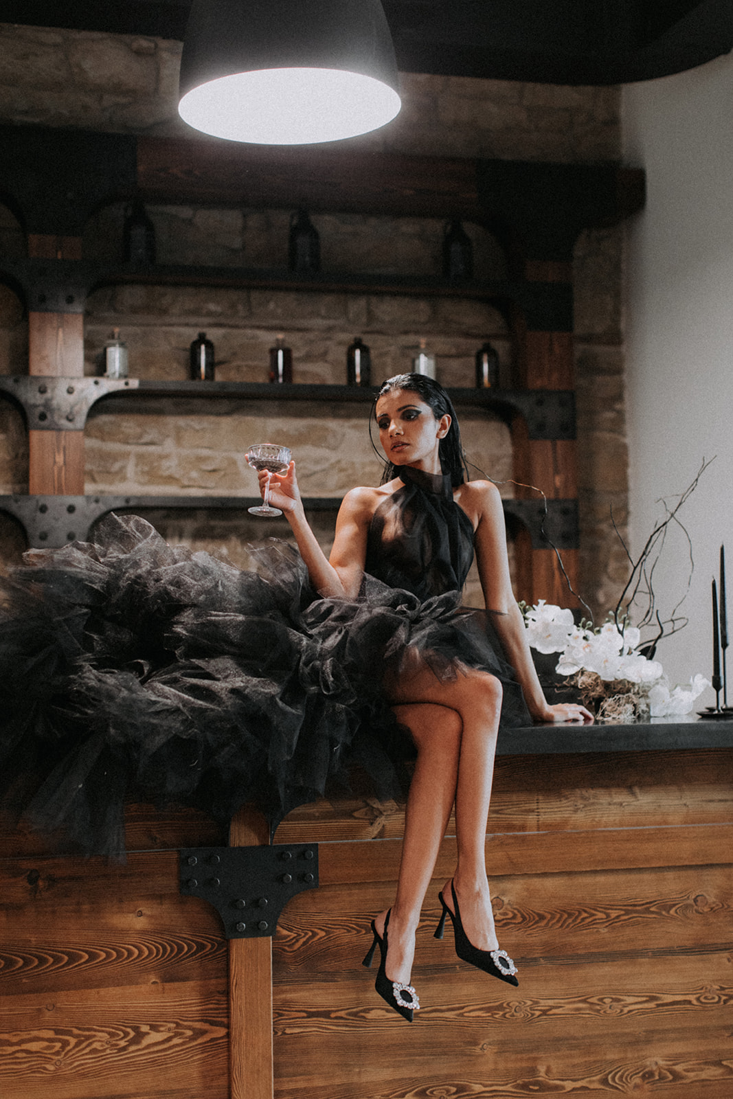 Modern & Moody All-Black Editorial at The Pioneer || featured on the Brontë Bride Blog || modern black alternative wedding inspiration in downtown Calgary Alberta at The Pioneer on 8th