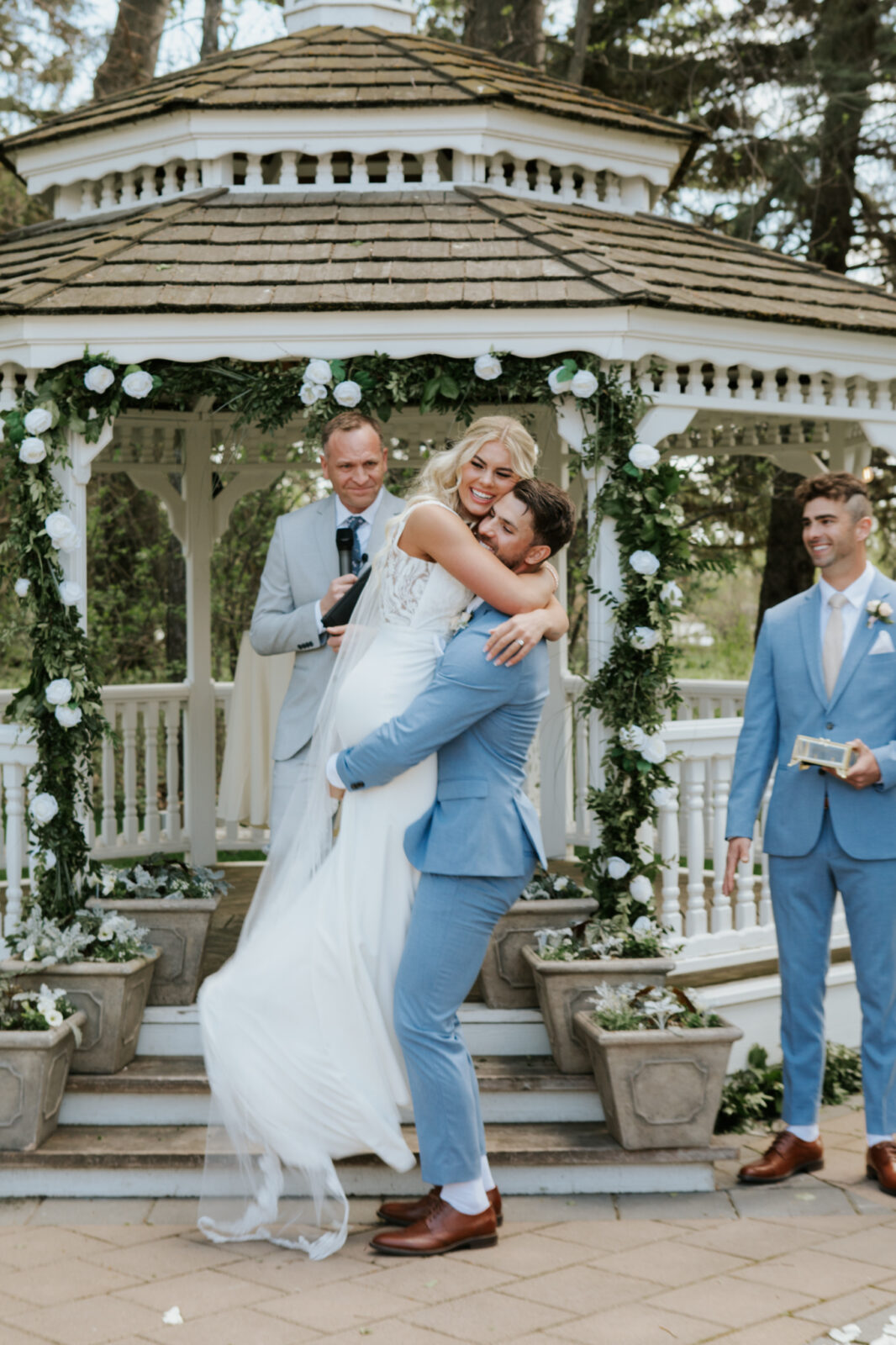baby blue wedding, vintage meets classic wedding inspiration, summer wedding inspiration
