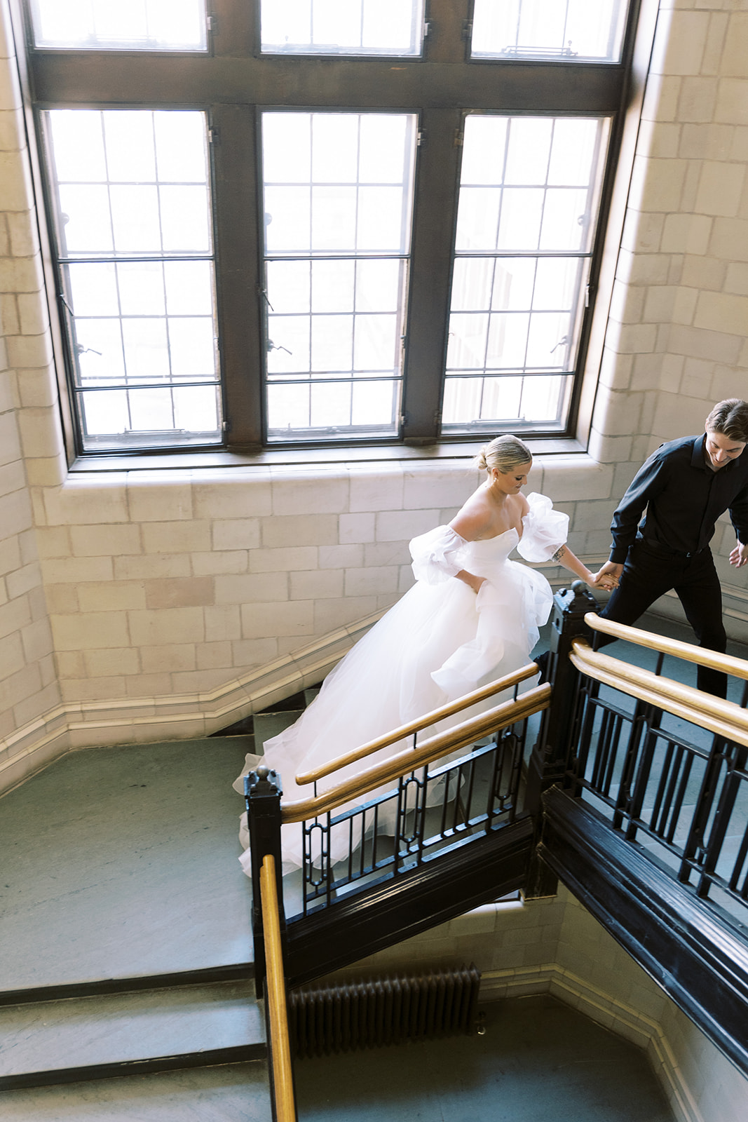 on-trend bridal portraits, wedding portrait inspiration, Saskatoon wedding venue
