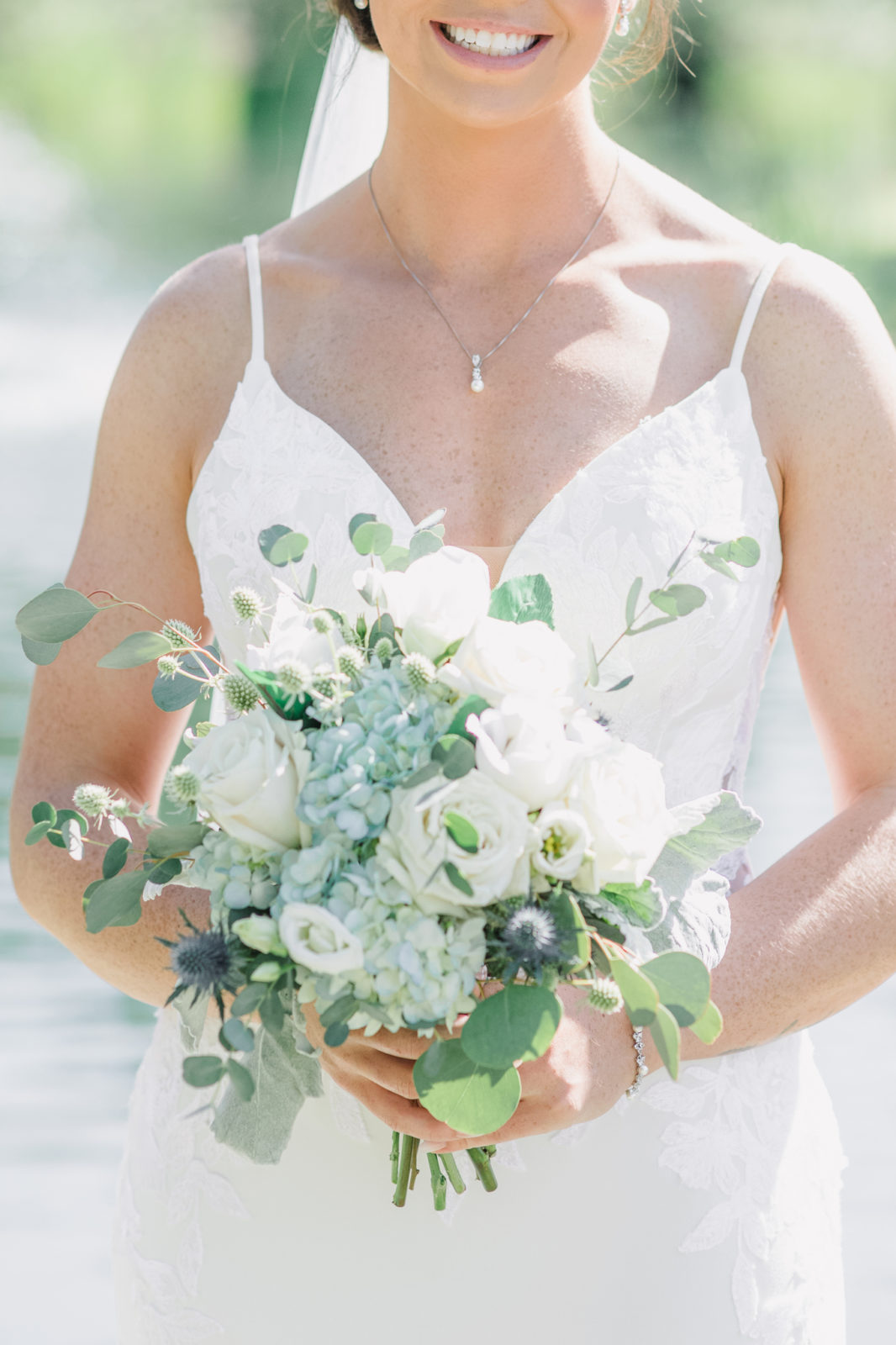 bridal portraits, summer wedding inspiration, outdoor wedding, classic bridal bouquet