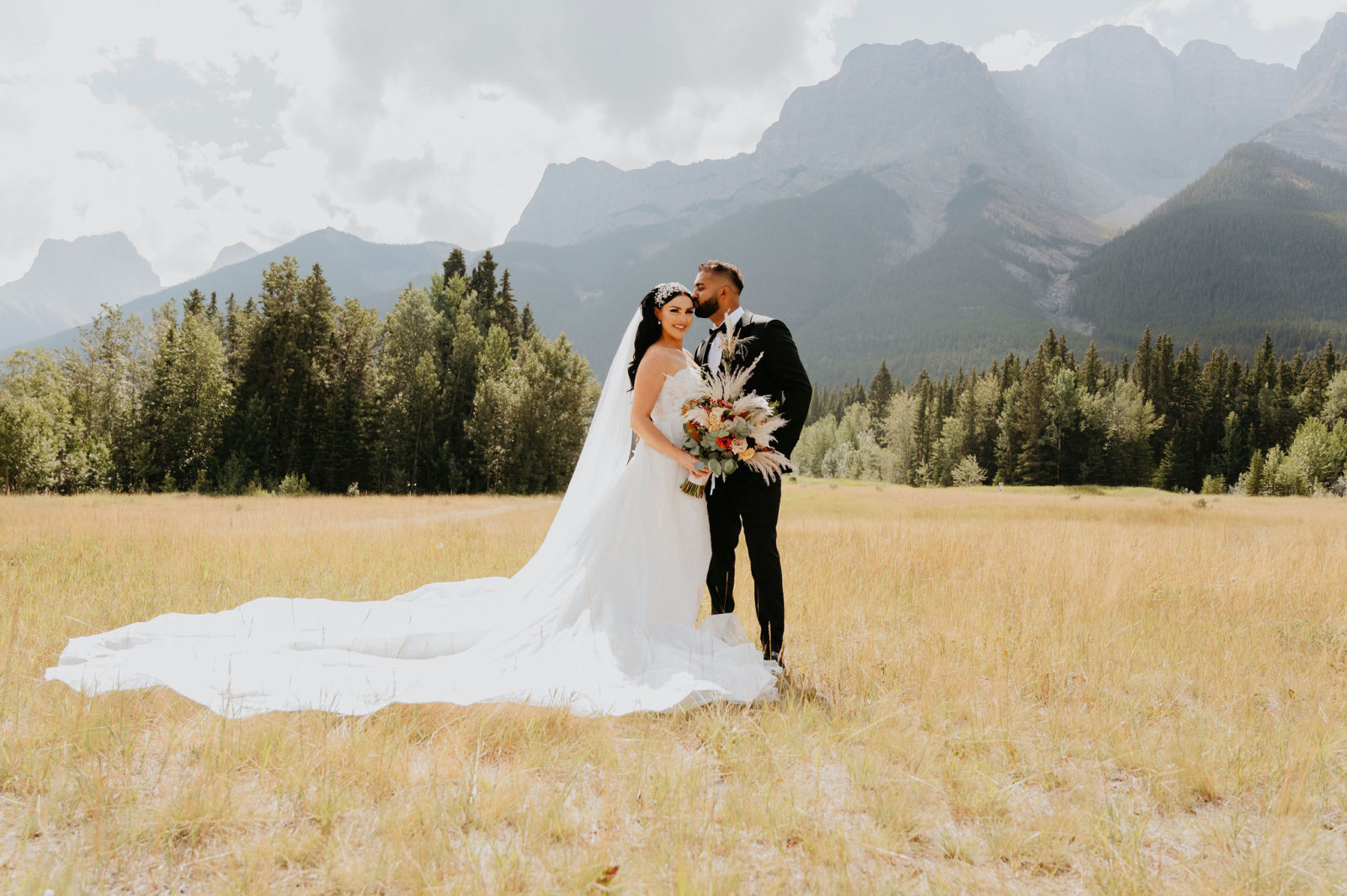 Rocky Mountain wedding inspiration, backyard boho wedding