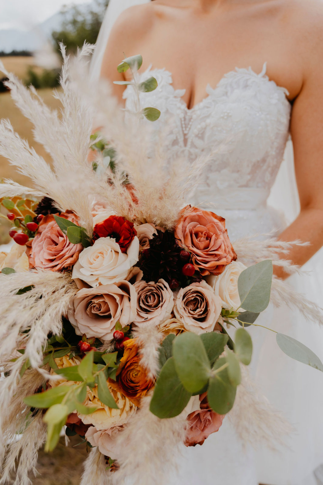 pampas grass and rose wedding bouquet, rustic wedding bouquet