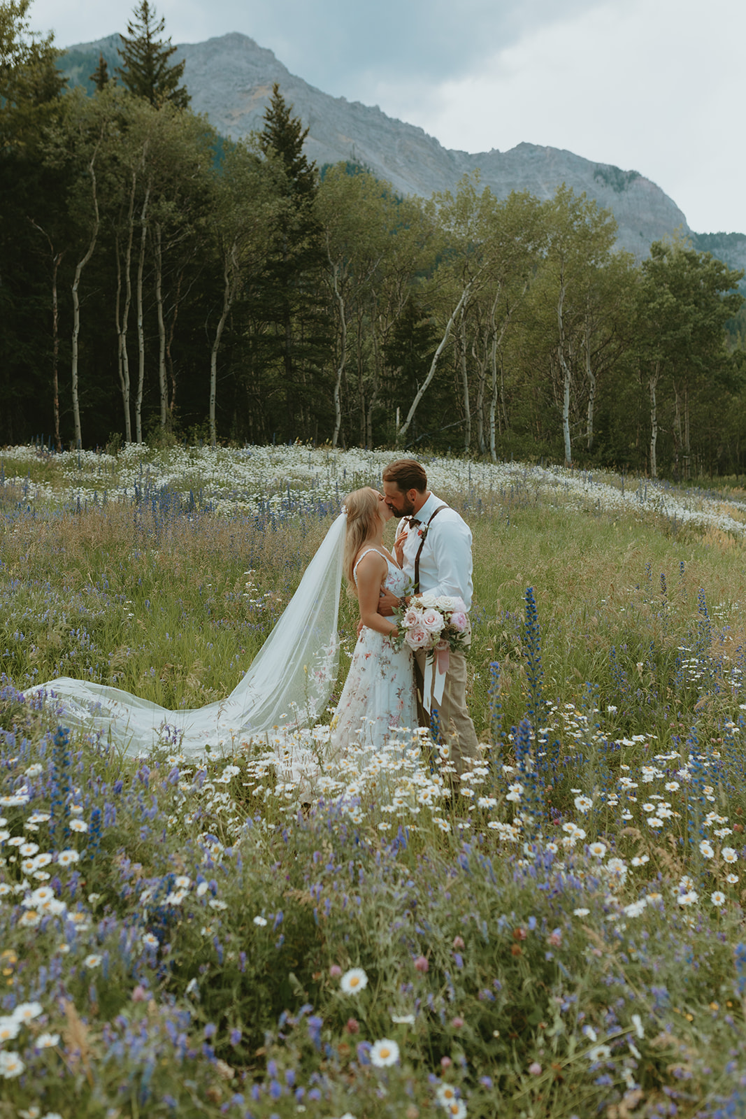 Wildflower wedding, outdoor wedding inspiration, wildflower and mountain portraits, boho wedding inspiration, summer wedding