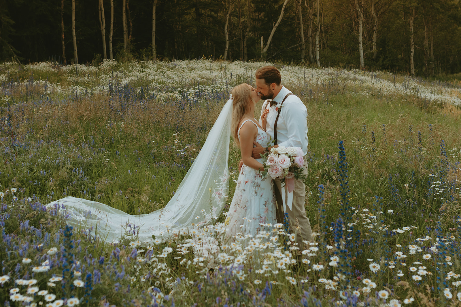 garden wedding, floral wedding, summer wedding inspiration, Alberta wedding inspiration