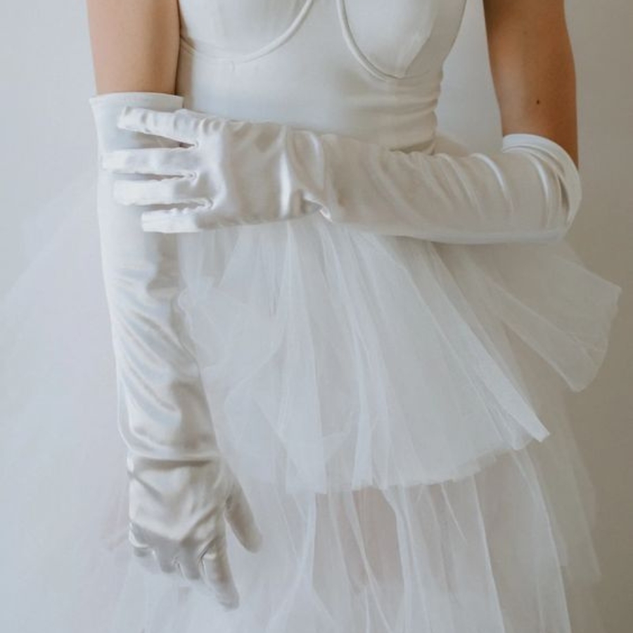 The Most Brilliant Bridal Trends for 2023 - Bridal Gloves