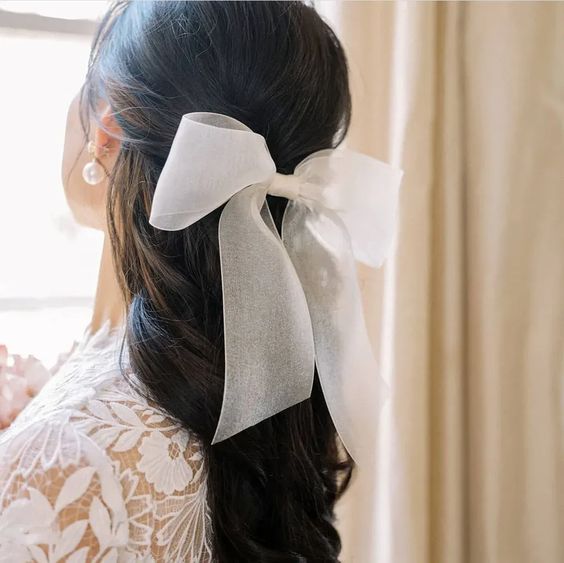 The Most Brilliant Bridal Trends for 2023 - Bows