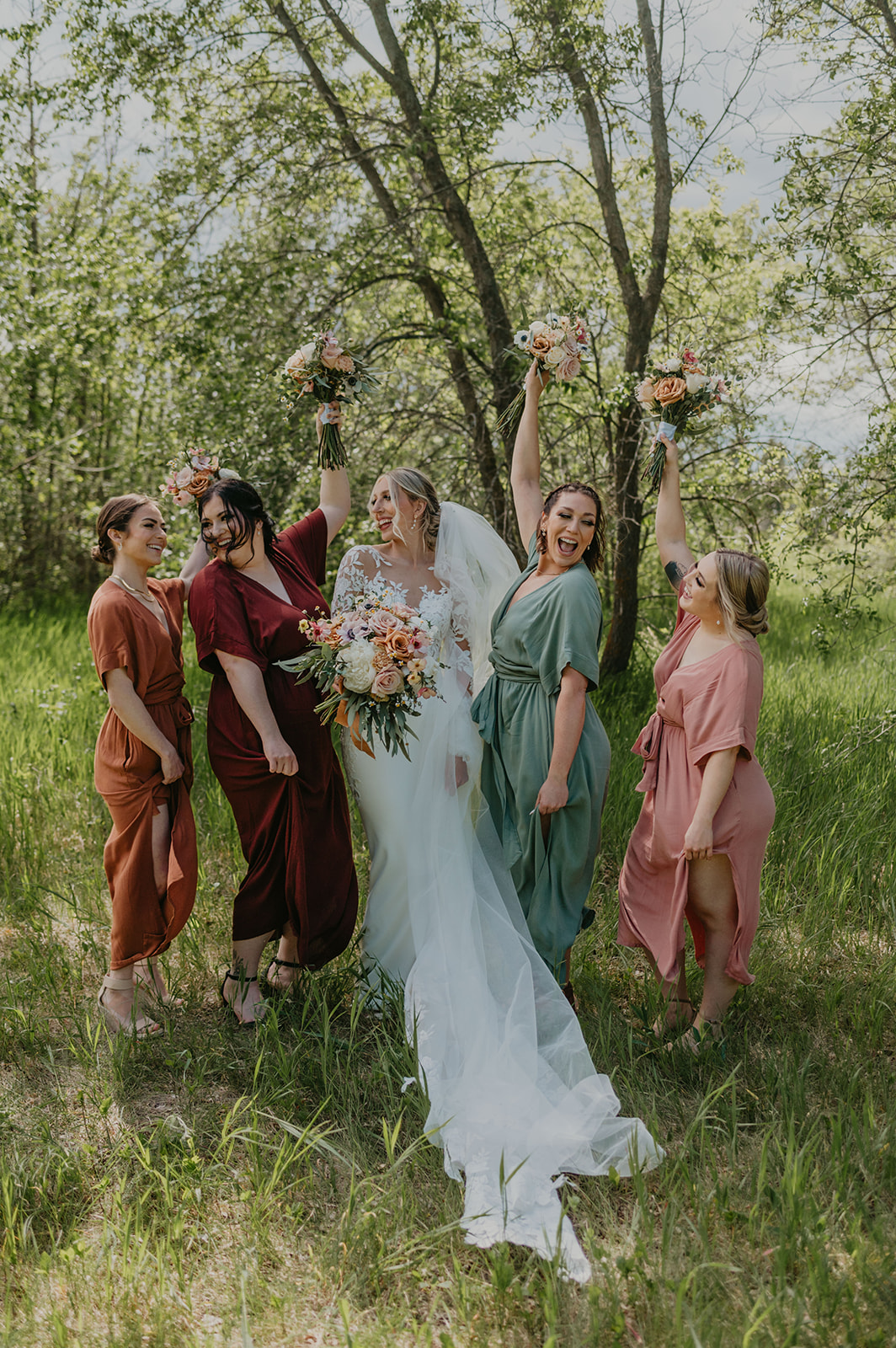 wedding portraits, fall outdoor vintage wedding, mix and match bridesmaids dresses