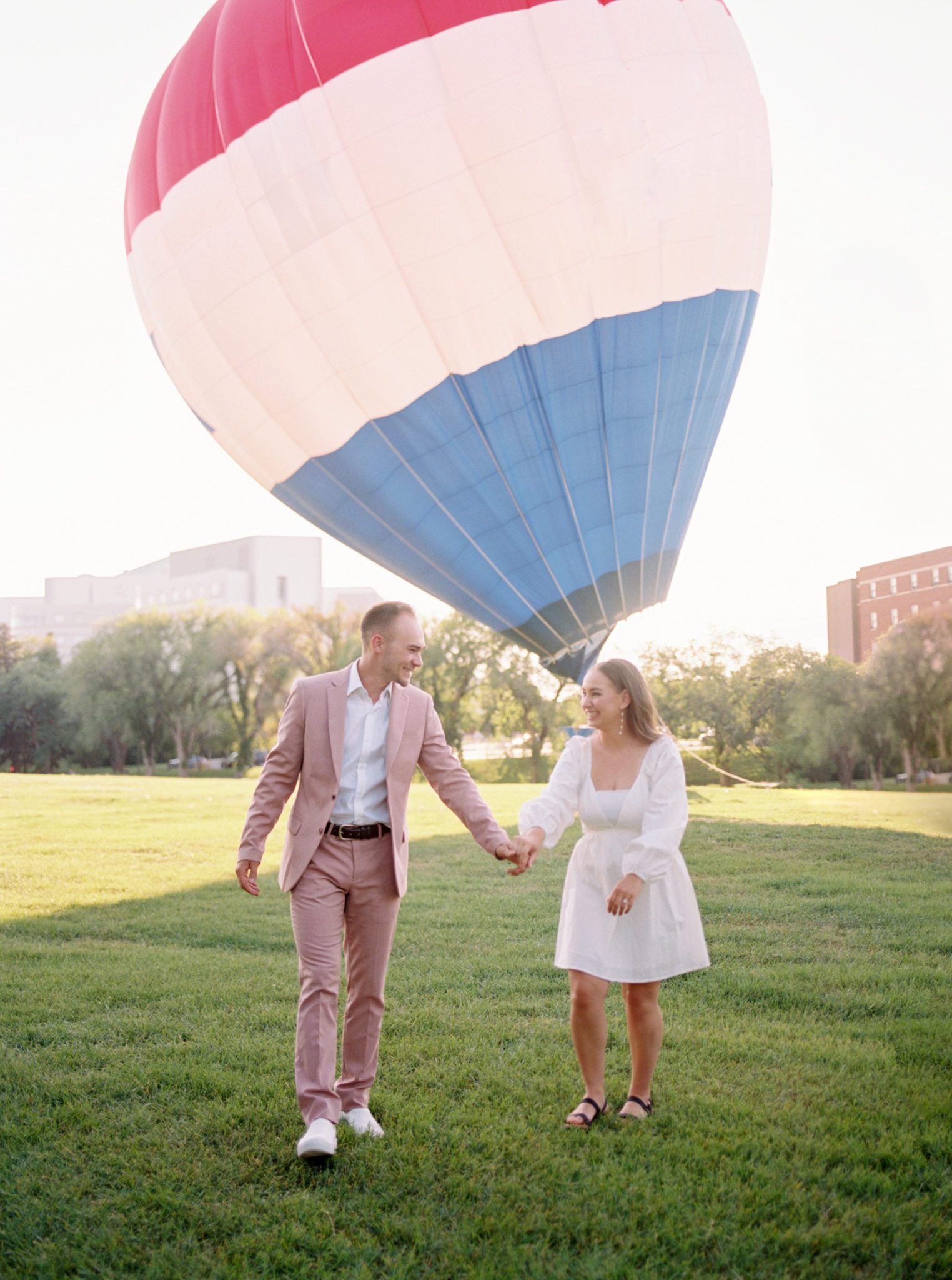 Unique engagement session location  in summer, summer engagement inspiration