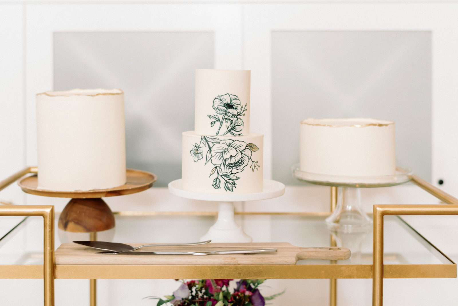 stencilled wedding cake with gold foil, unique wedding cake ideas, wedding cake inspiration