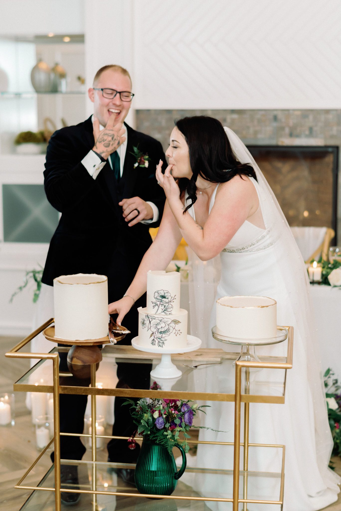 cake cutting, stencilled wedding cake with gold foil, unique wedding cake ideas, wedding cake inspiration