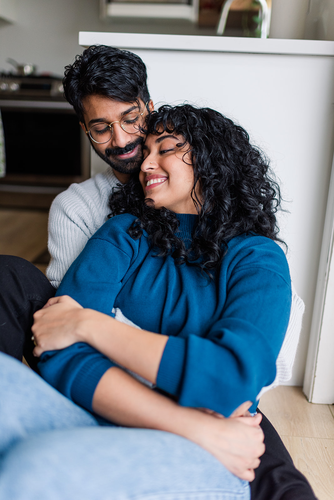Couple's effortless engagement session in the comfort of home, home engagement session