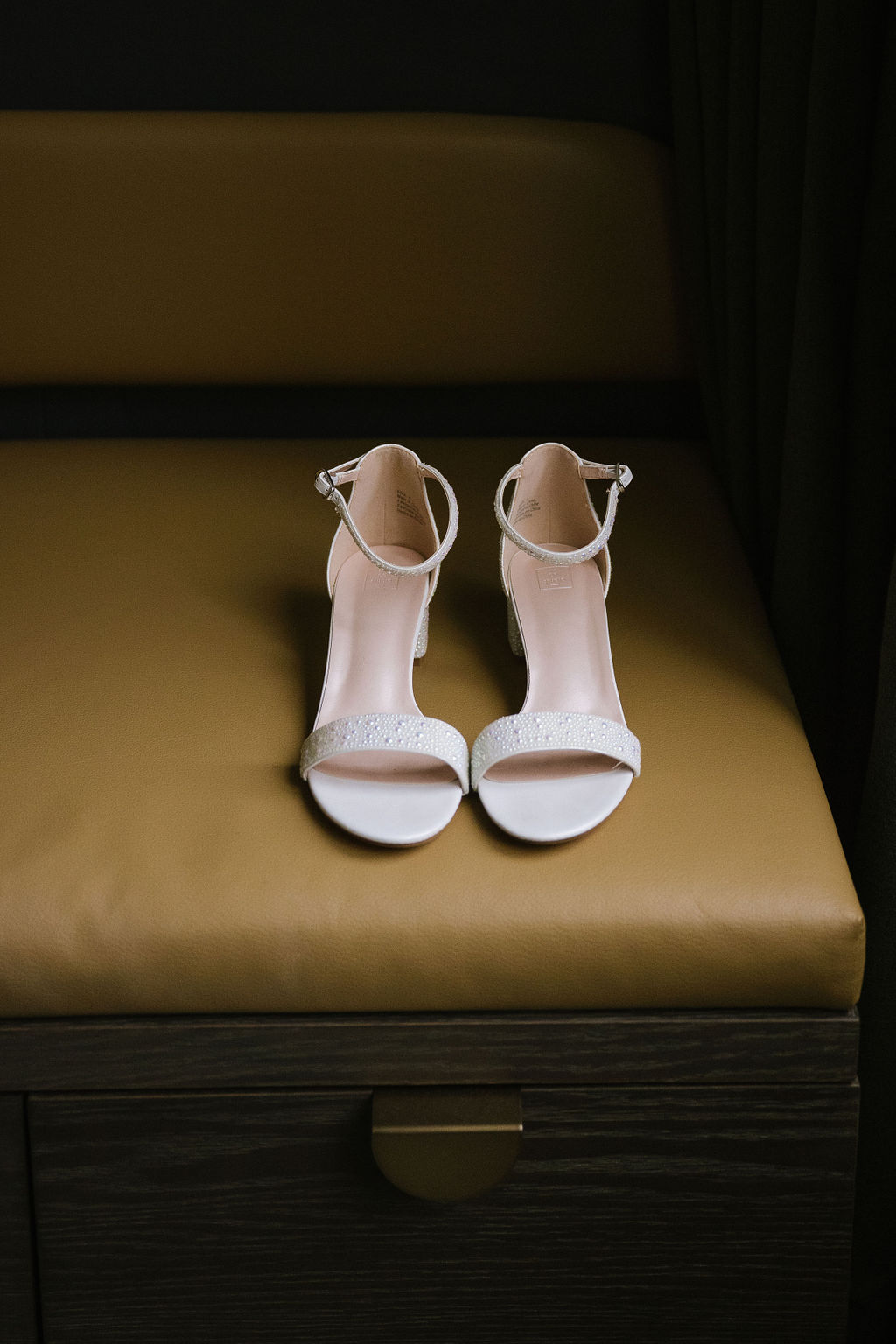 bridal footwear, wedding footwear, minimalist wedding photographs 