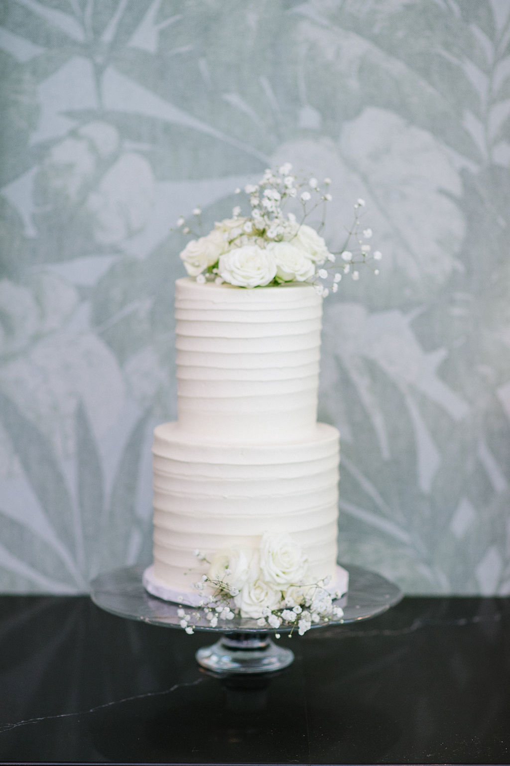 chic and modern white wedding cake, minimalist wedding cake