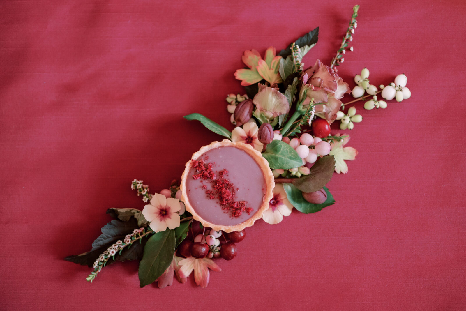 Fall Wedding Inspiration, Merlot and berry toned florals by Alexandra Victoria Rose, fall dessert inspiration by Lemonberry Pastries