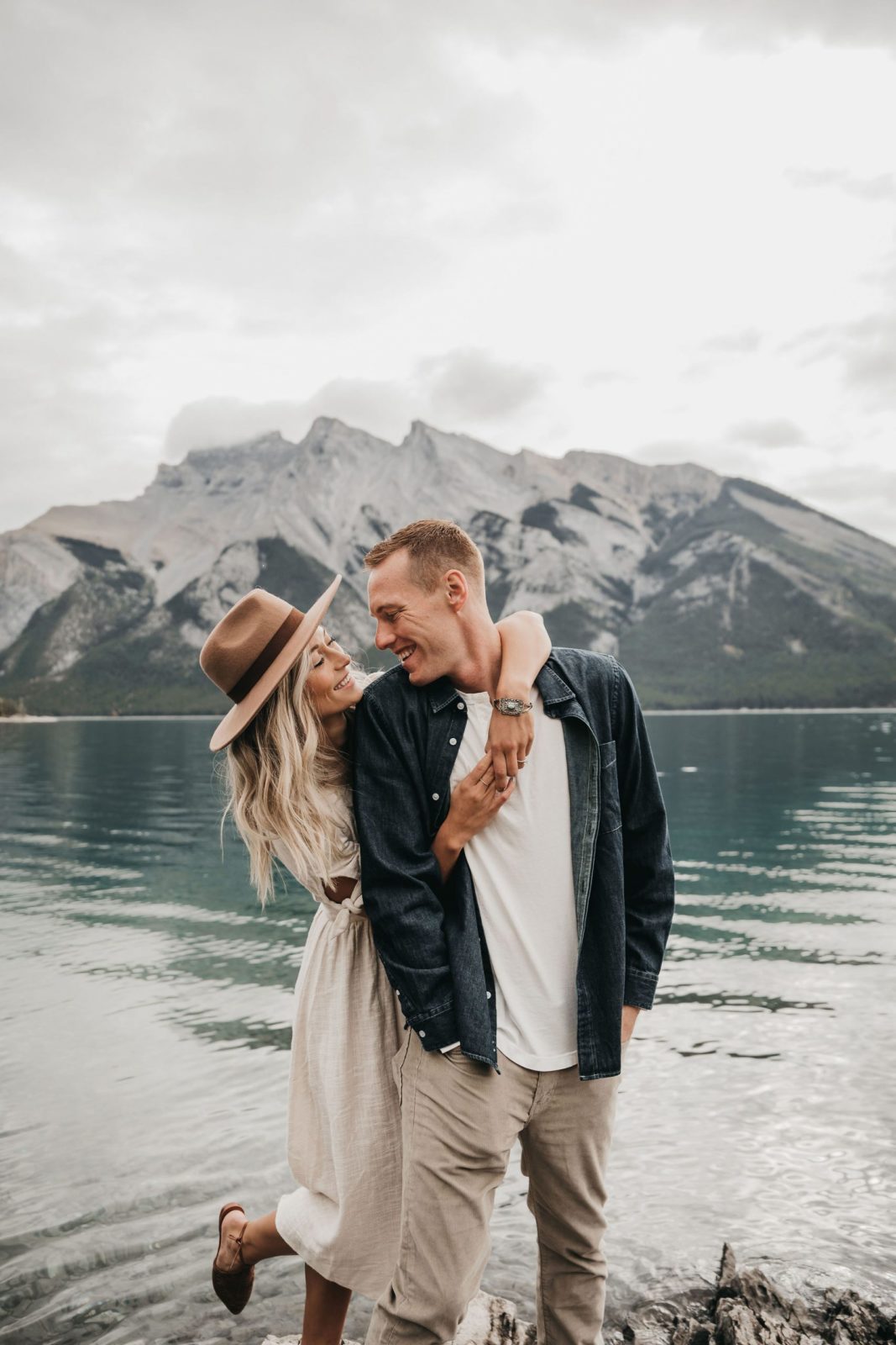 Engagement session outfit tips from Kadie HummelPhotography
