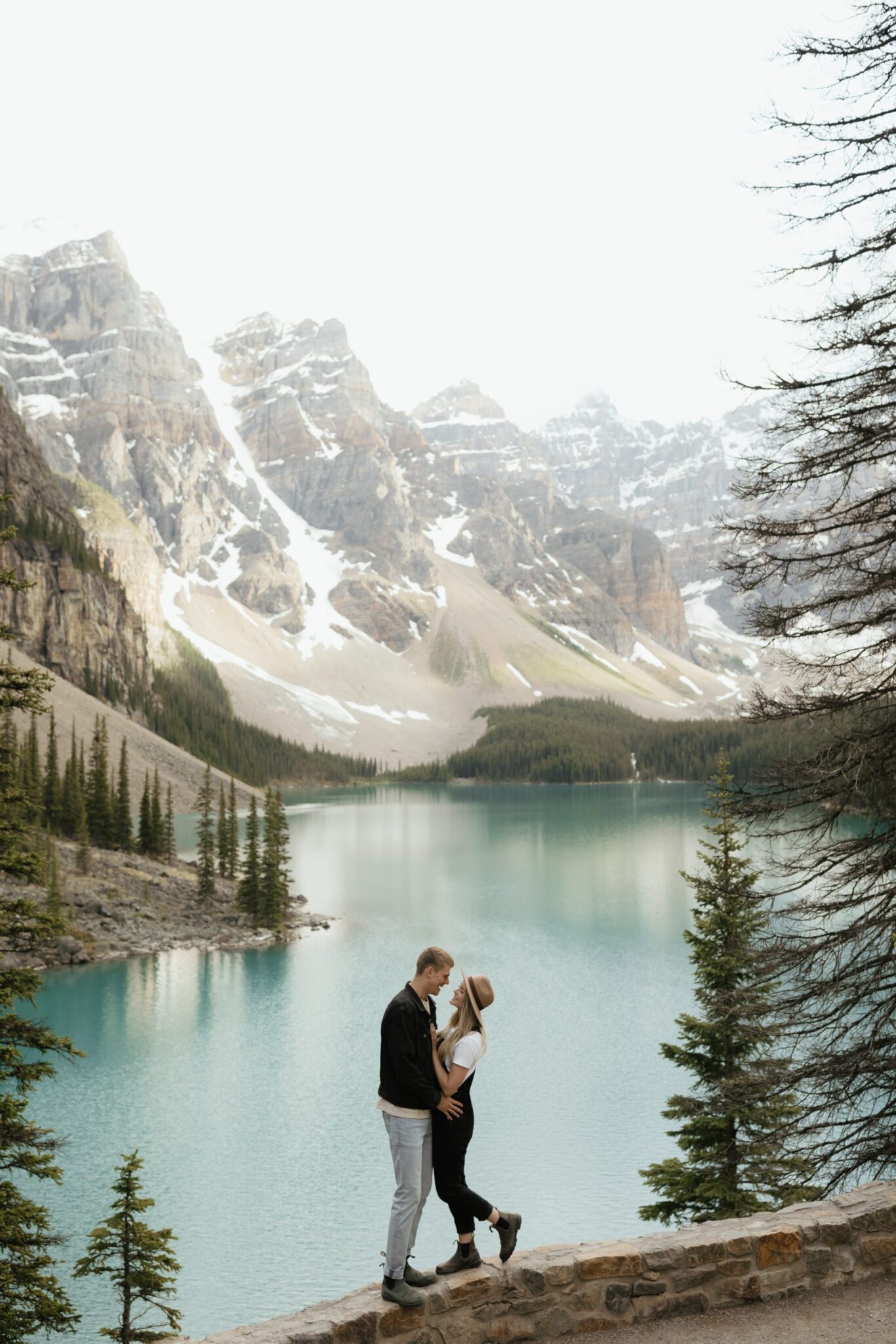 Engagement session outfit tips from wedding professional, Malorie Reiter