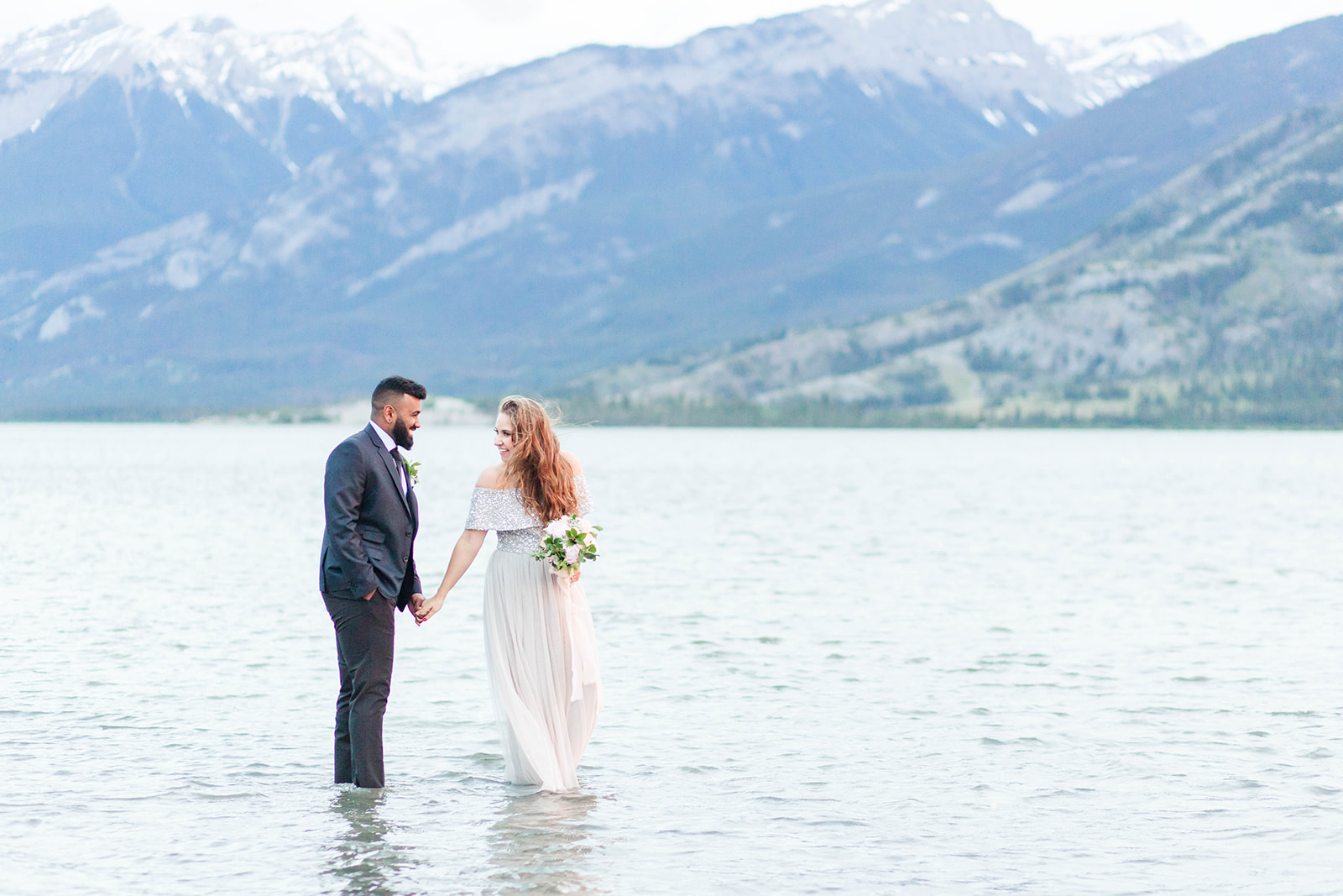 7 tips for choosing your wedding photographer - pro tip from Kayla Lynn
