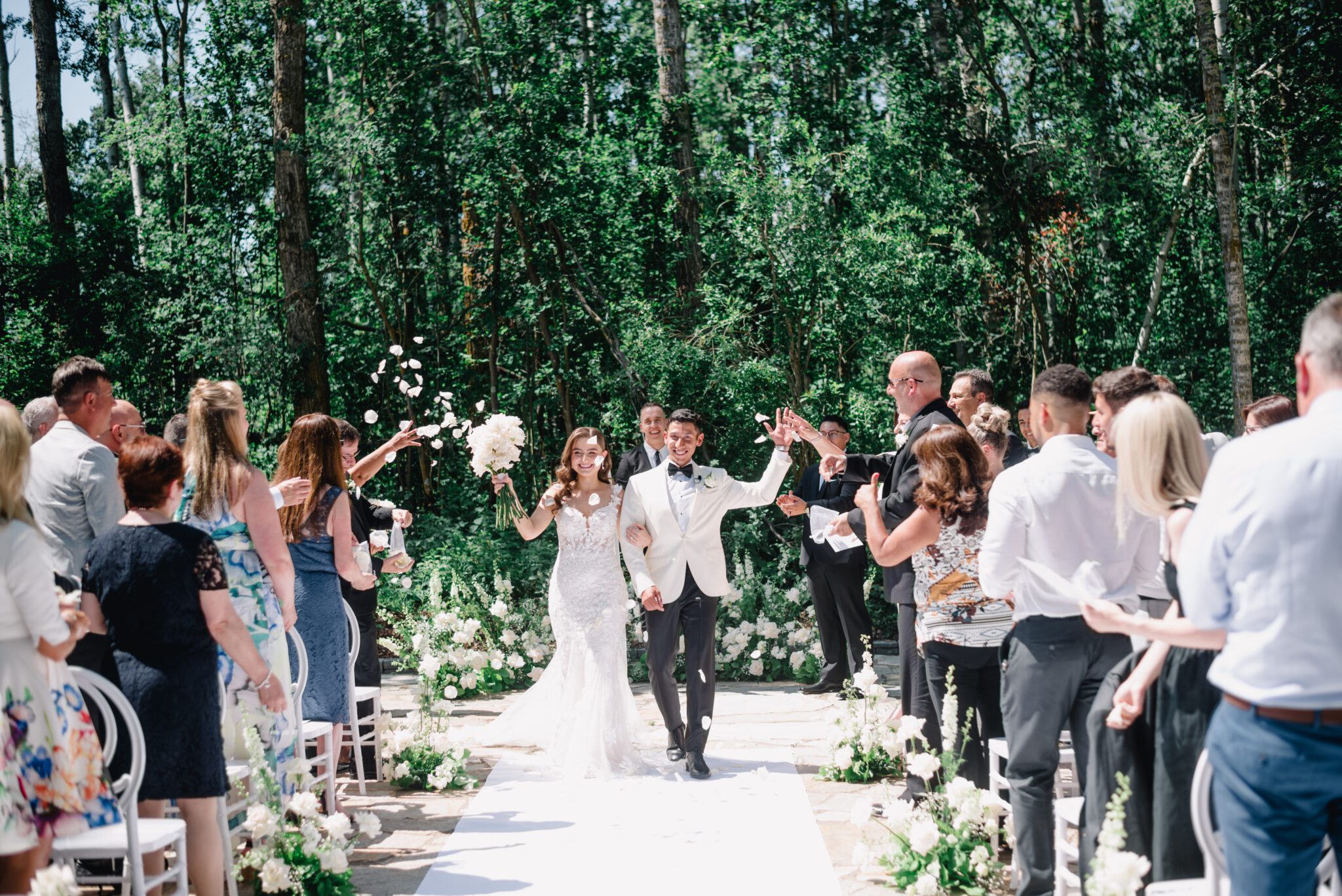 Timeless Summer Wedding at Sparrow Lane Events in Alberta. Classic colour palette of white, blush, and green wedding inspiration. 