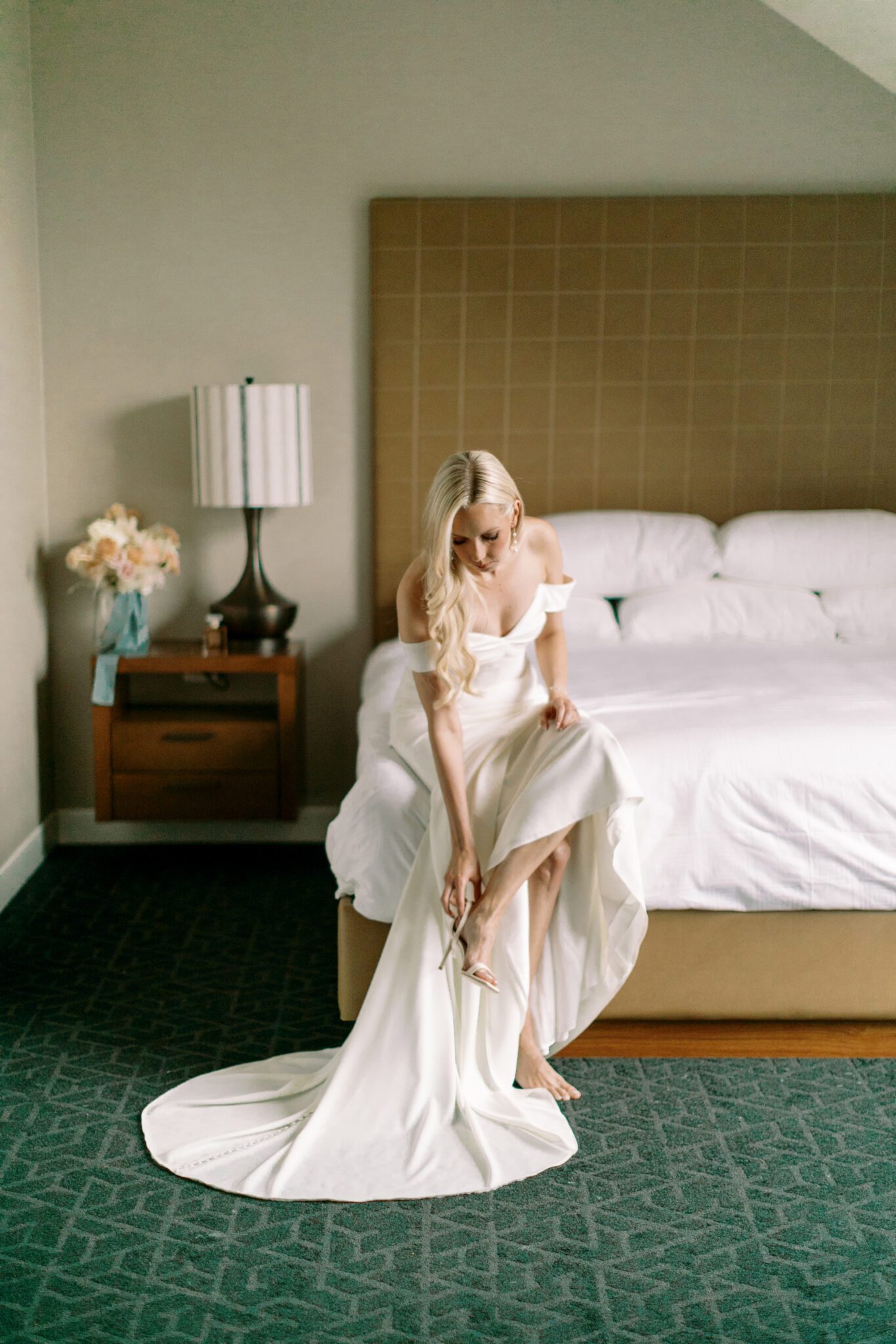 Bride getting ready for wedding day at The Malcom Hotel. Getting ready photo inspiration in Calgary, Alberta. 