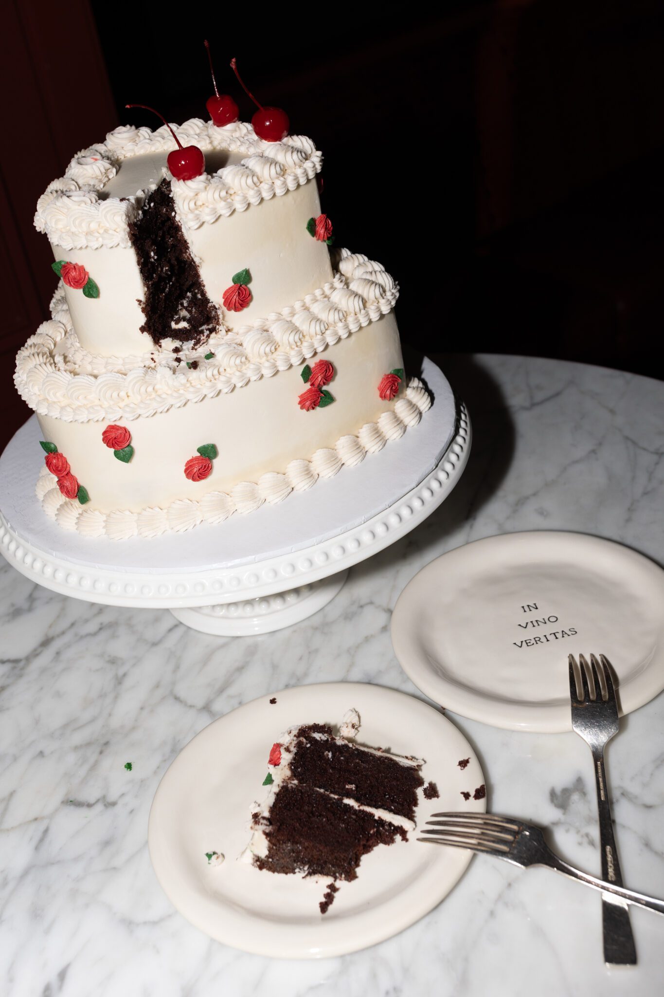 Each and every detail of this inspiration tells a story of timeless romance and unique charm - from the playful hand-drawn stationery, to the vintage-style rosette cake from Cakes by Jen!